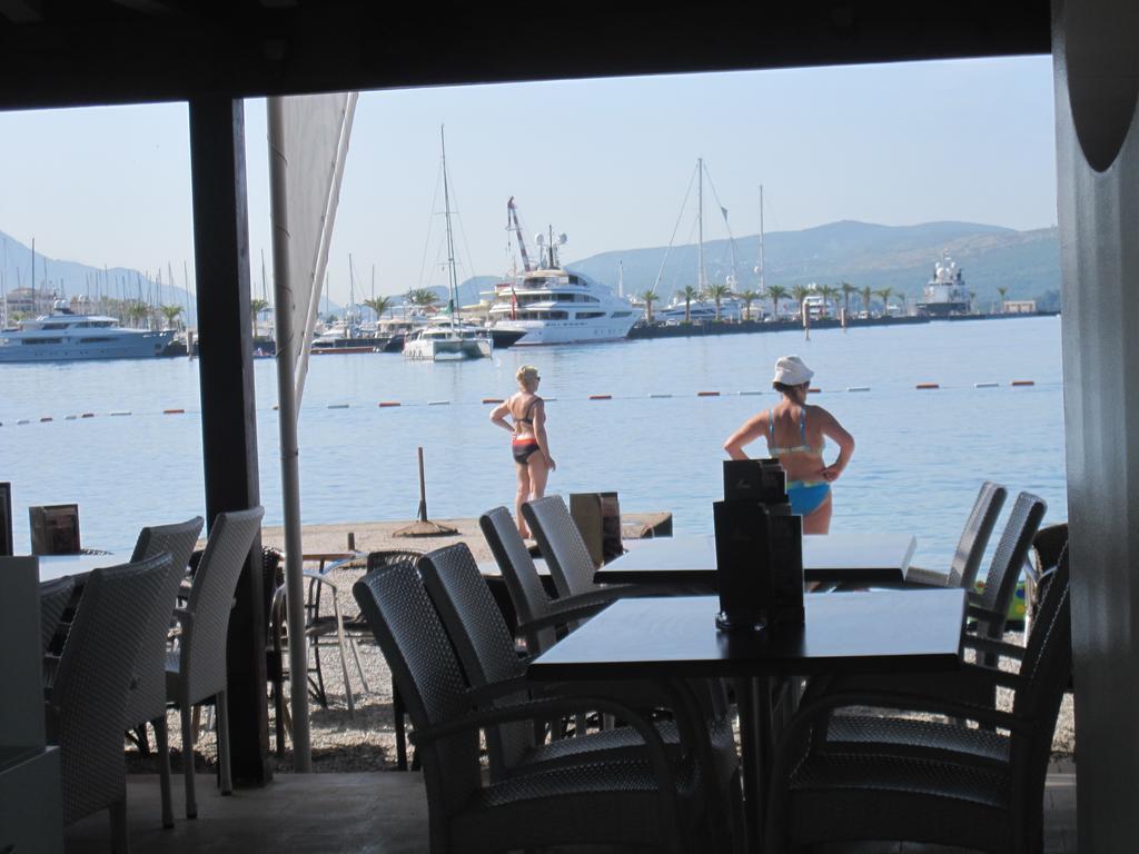 Apartments Delfin Tivat Exterior photo